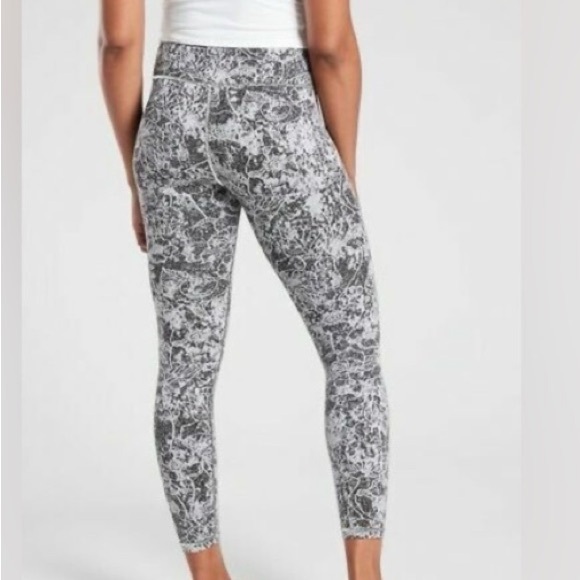 Athleta Elation Graffiti 7/8 Black/White High Rise Powervita Athletic Leggings - Picture 2 of 9